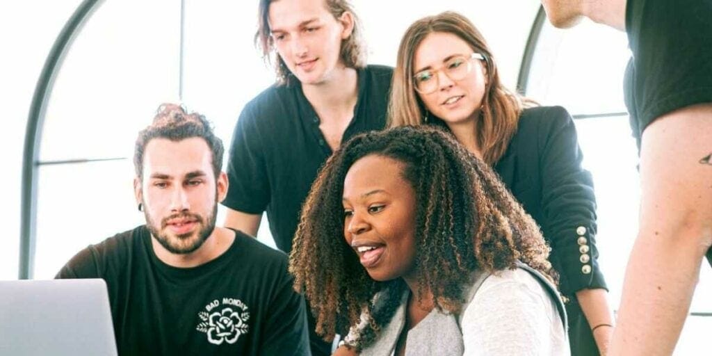 The benefits of keeping an open communication at work